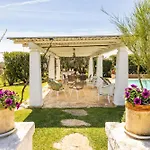 Trullo Patricia Pool Вилла Чистернино