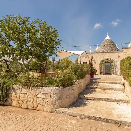 Trullo Patricia Pool Villa *