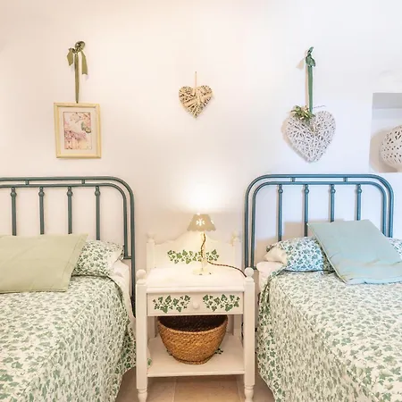 Trullo Patricia Pool Чистернино