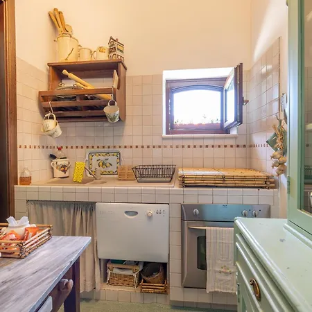 Trullo Patricia Pool Вилла *