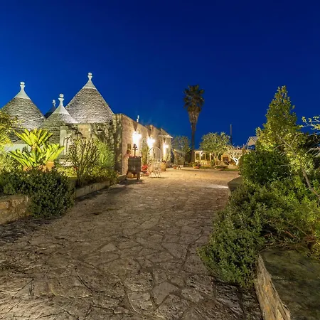 Trullo Patricia Pool 奇斯泰尼诺