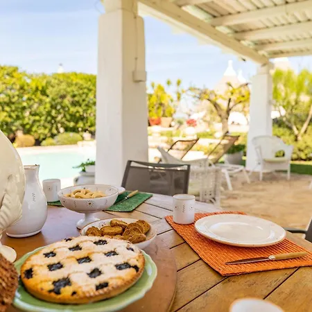 Trullo Patricia Pool تْشيستيرنِنو