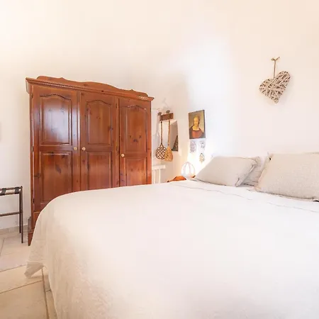 Trullo Patricia Pool فيلة تْشيستيرنِنو