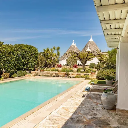 Trullo Patricia Pool تْشيستيرنِنو